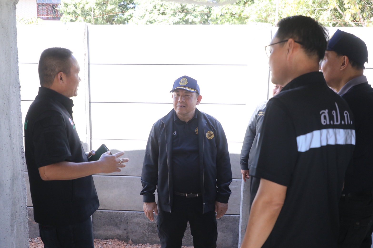 title - “ส.ป.ก. ไม่ทิ้งใครไว้ข้างหลัง” เลขาฯ สั่งลุย ศูนย์เคลื่อนที่ เร่งช่วยเกษตรกรในเขตปฏิรูปที่ดินในพื้นที่เสี่ยงภัย